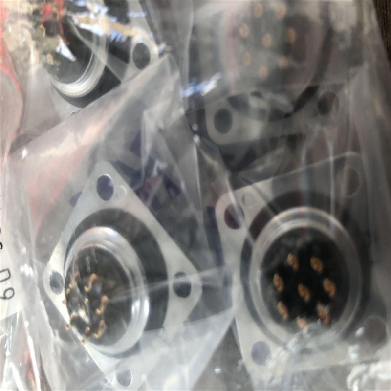 RM15WTRZB-8S(72),コネクタ/ハウジング,ヒロセ電機(HRS),7個 - 1