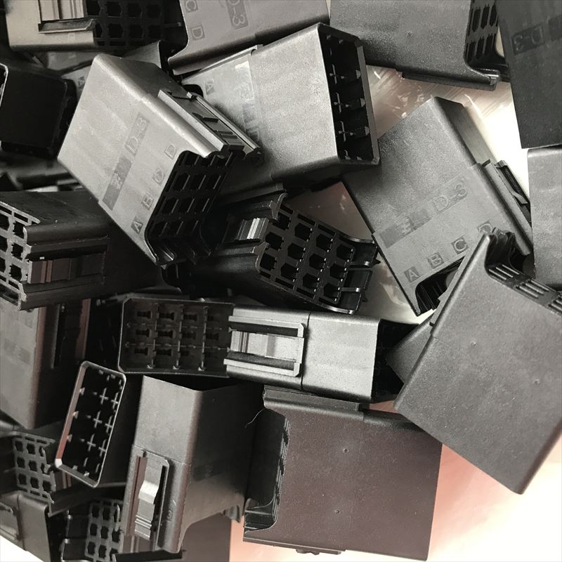 1747364-1,コネクタ/ハウジング,タイコエレクトロニクス(AMP),52個 - 1