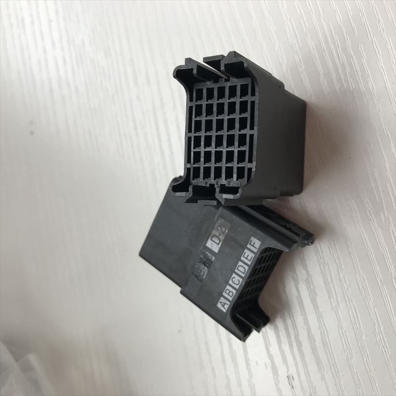 1747366-1,コネクタ/ハウジング,タイコエレクトロニクス(AMP),100個 - 1