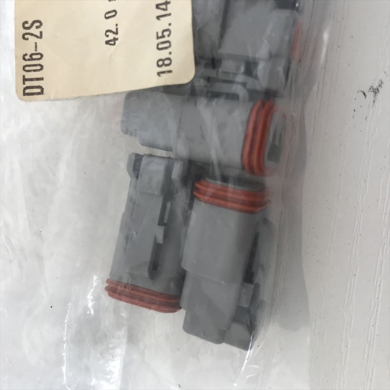 DT06-2S,コネクタ/ハウジング,灰,ドイチェ/DEUTSCH(タイコ エレクトロニクス),8個 - 1