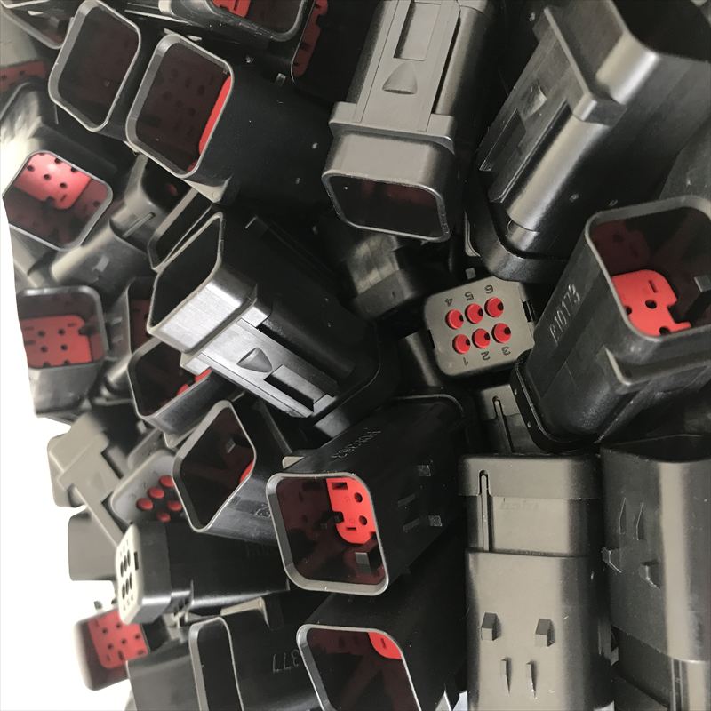 1717675-1,コネクタ/ハウジング,黒,タイコエレクトロニクス(AMP),143個 - 1