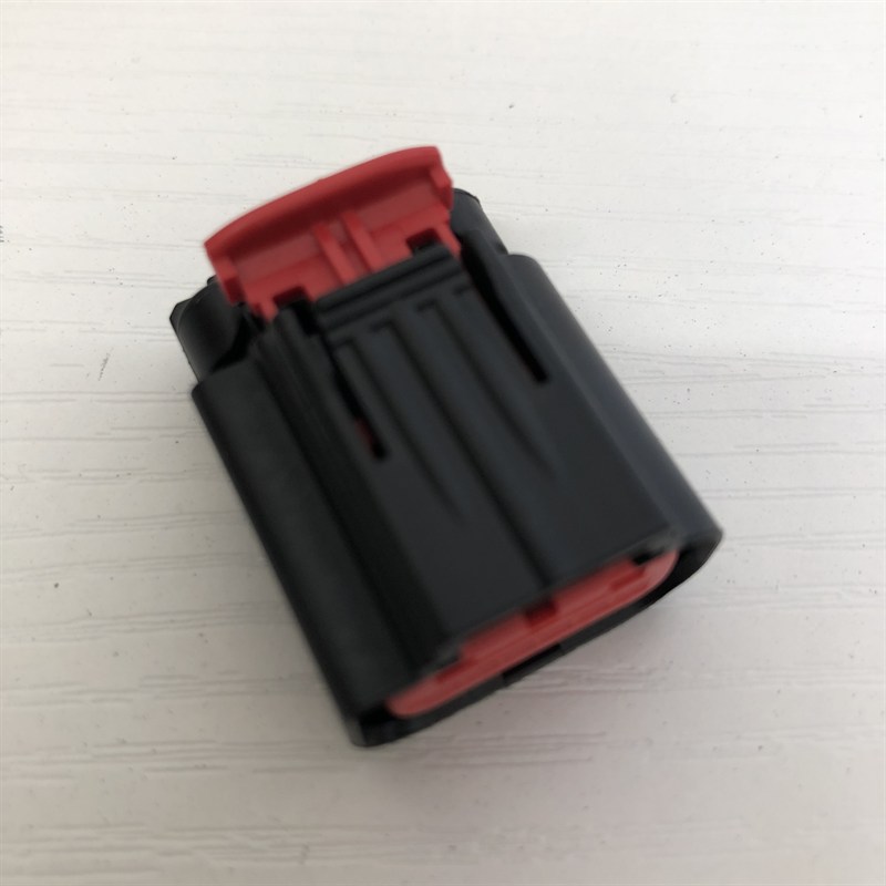 1438153-5,コネクタ/ハウジング,黒,タイコエレクトロニクス(AMP),600個 - 1