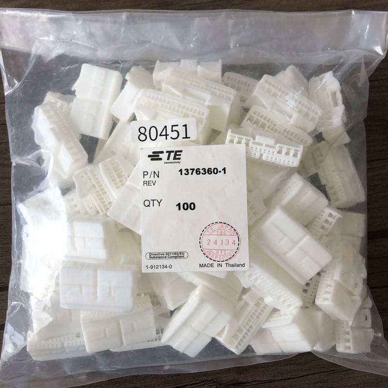1376360-1,コネクタ/ハウジング,白,タイコエレクトロニクス(AMP),78個 - 1