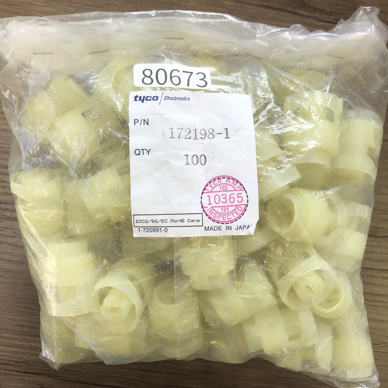 172198-1,コネクタ/ハウジング,タイコエレクトロニクス(AMP),70個 - 1