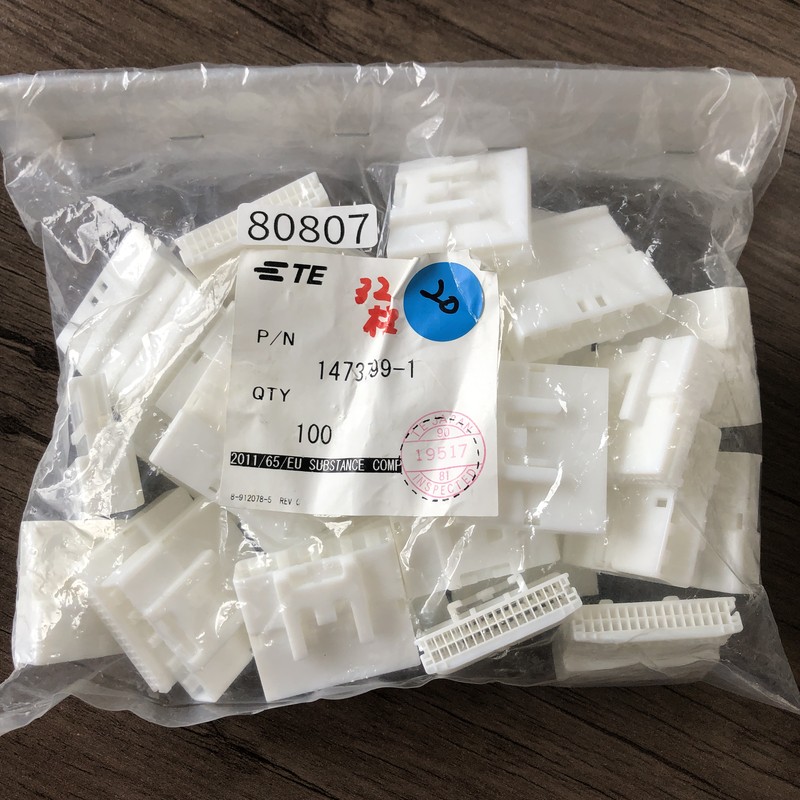 1473799-1,コネクタ/ハウジング,白,タイコエレクトロニクス(AMP),24個 - 1
