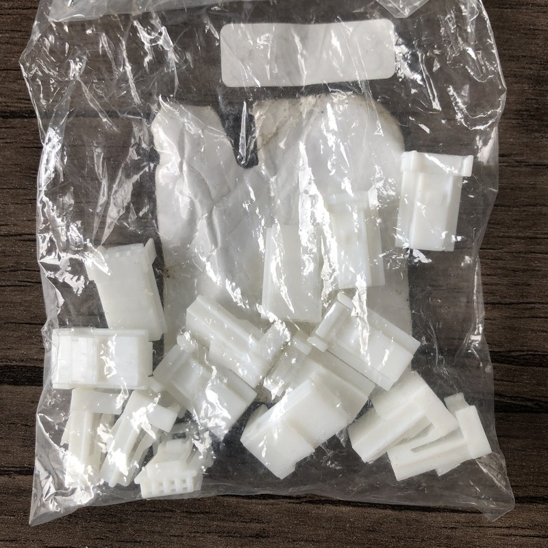 1473672-1,コネクタ/ハウジング,白,タイコエレクトロニクス(AMP),15個 - 1